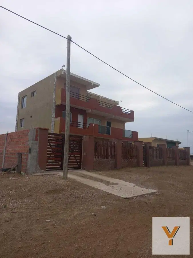 Edificio en venta de 5 dormitorios-7baños -800mts2 totales- San Clemente Del Tuyu 2