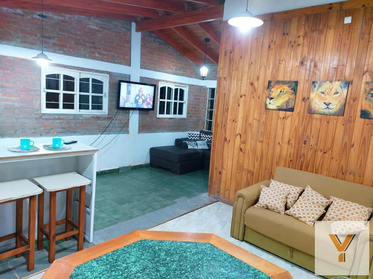 Casa en venta - 7 Dormitorios 3 Baños - 650Mts2 - Villa Carlos Paz, Córdoba 2