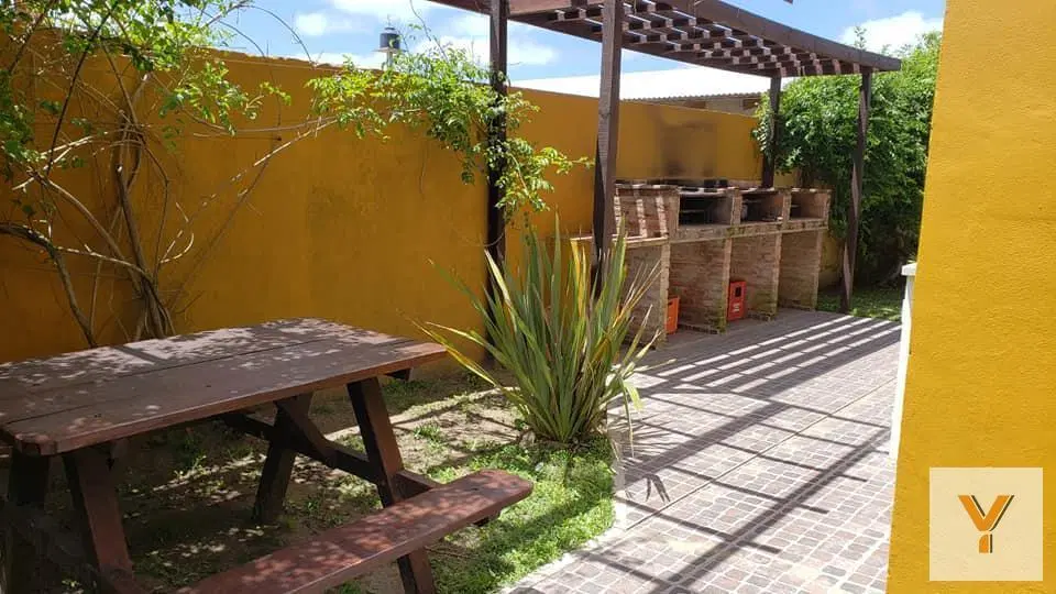 Edificio Comercial venta - 7 dormitorios 6 baños - 380mts2 totales - Las Toninas 2