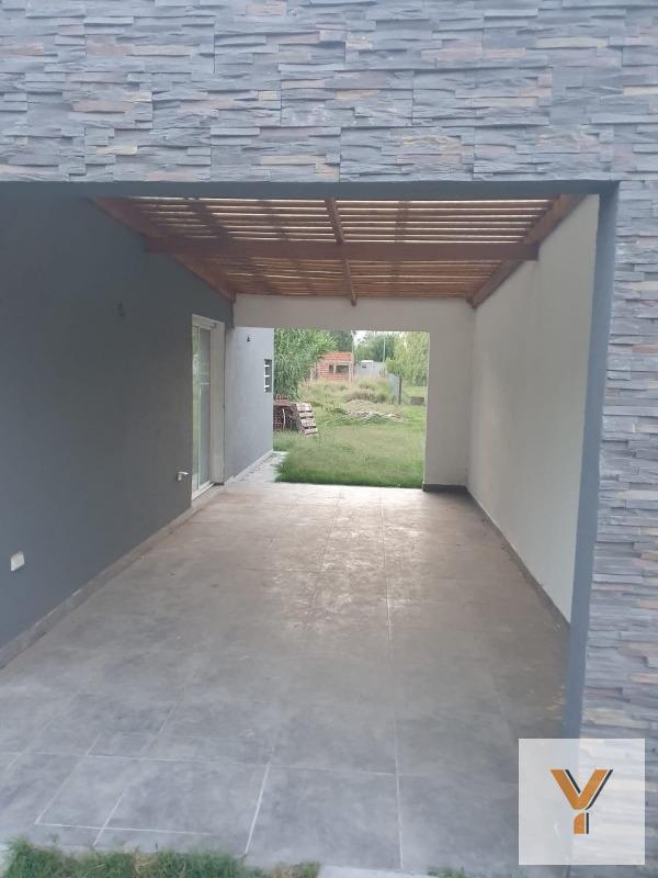 Foto de Casa en venta - 3 Dormitorios 2 Baños - 200Mts2 - San Miguel del Monte, imagen 2