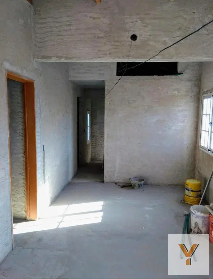 Casa en venta - 4 dormitorios 2 baños - patio - 130 mts2 - Luis Guillon 4