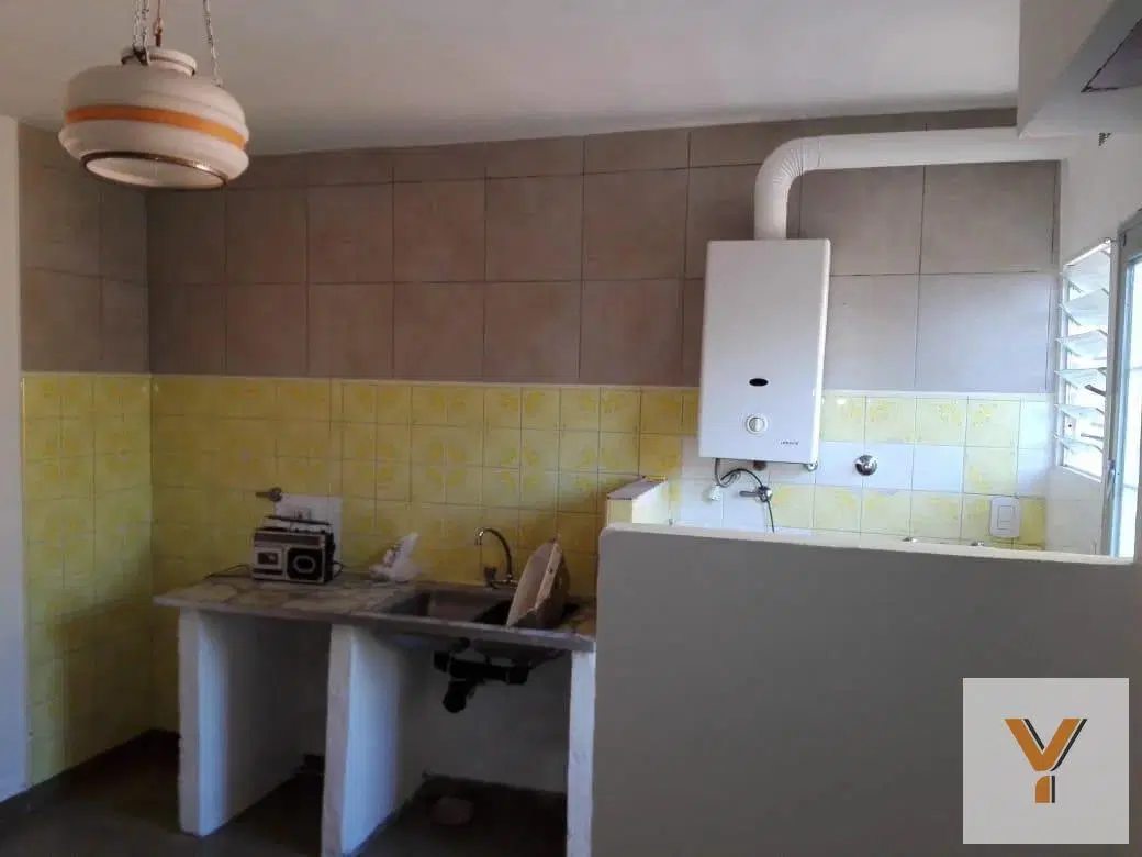 Casa en venta - 3 dormitorios 2 baños 1 cochera - 100mts2 - Los Hornos 2