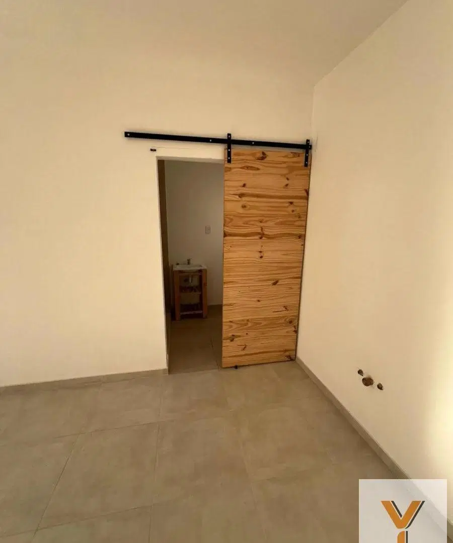 Casa en Venta - 2 Dormitorios 2 Baños - 212mts - Parque Avellaneda 2
