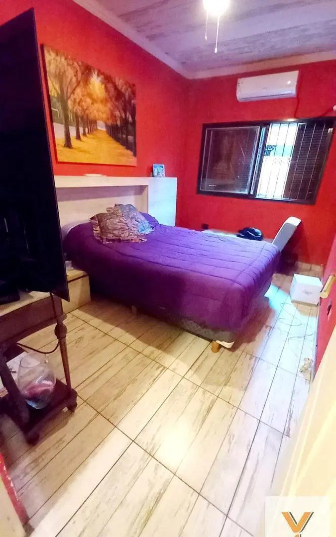 PH en venta - 4 Dormitorios 2 Baños - Ituzaingó 2