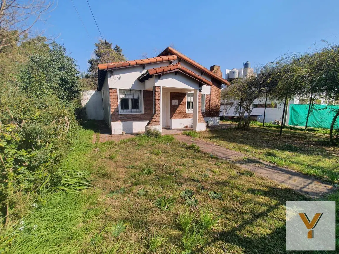 Casa en venta - 1 Dormitorio 1 Baño - Cochera - 712 mts2 - Manuel B. Gonnet, La Plata 2