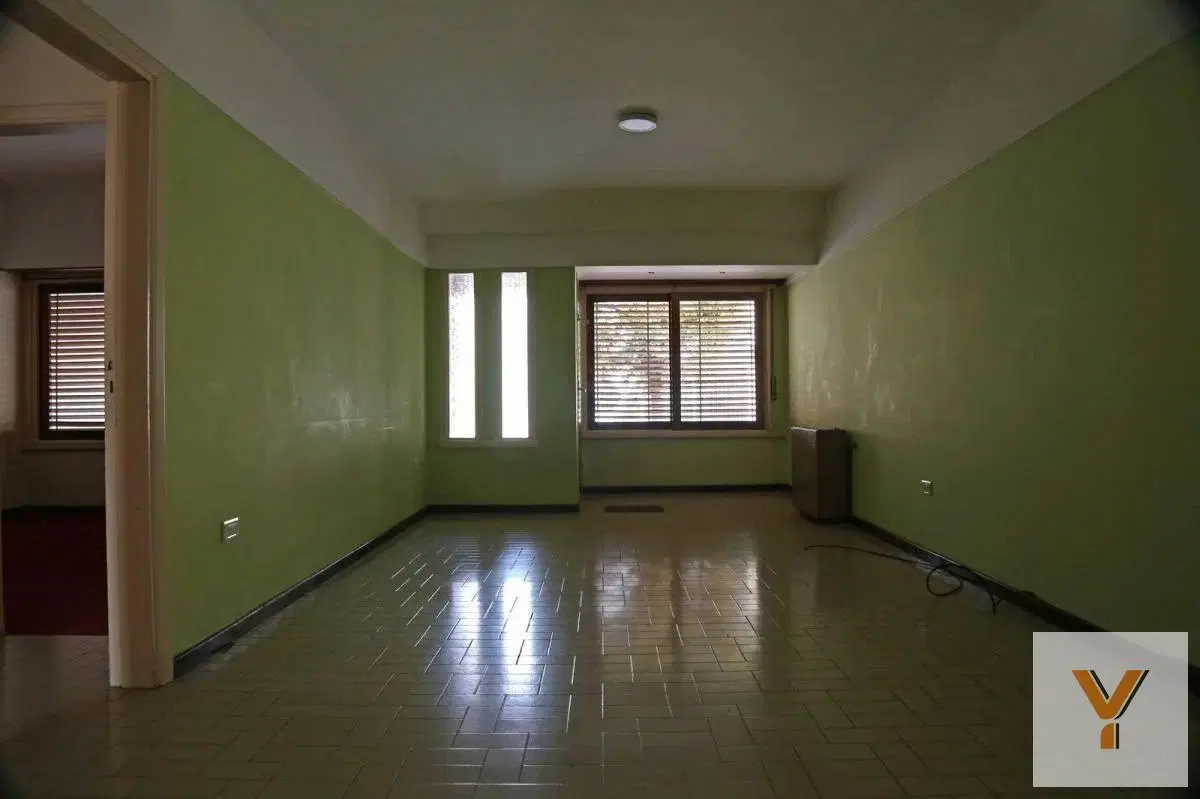 Casa en venta - 4 Dormitorios 2 Baños - Cochera - 240Mts2 - Balcarce 8