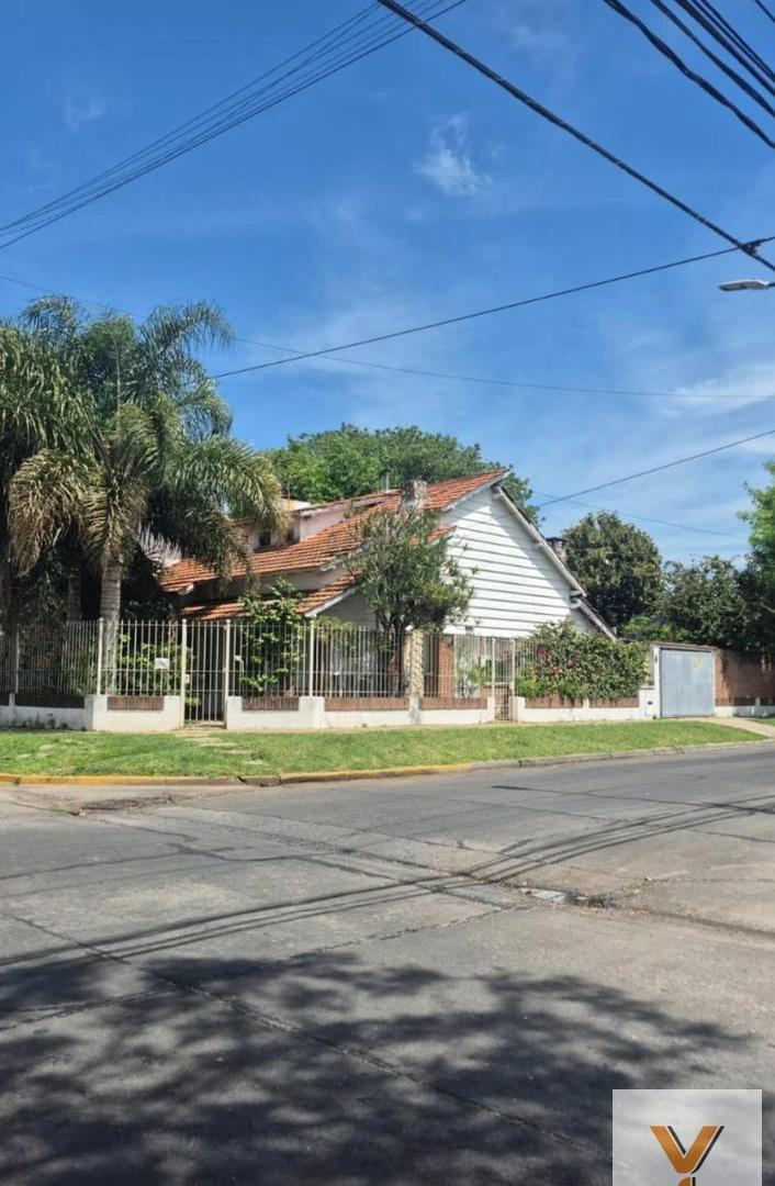 Casa en venta - 3 Dormitorios 2 Baños - San Isidro