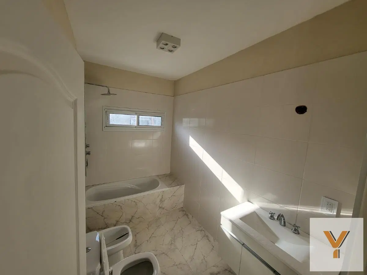 Casa en Venta -4 dormitorios 4 baños - 1000mts2 - Escobar 3