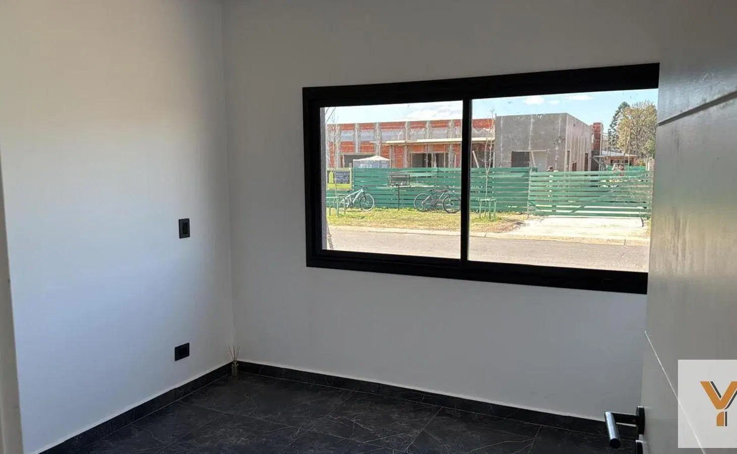 Casa en venta - 3 Dormitorios 3 Baños - Pilar 8