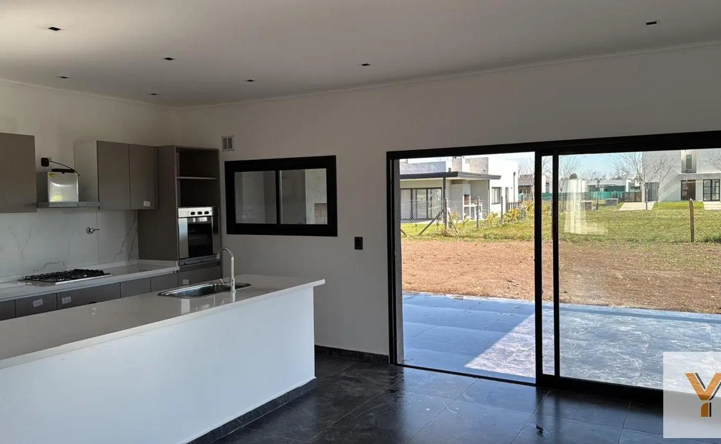 Casa en venta - 3 Dormitorios 3 Baños - Pilar 4