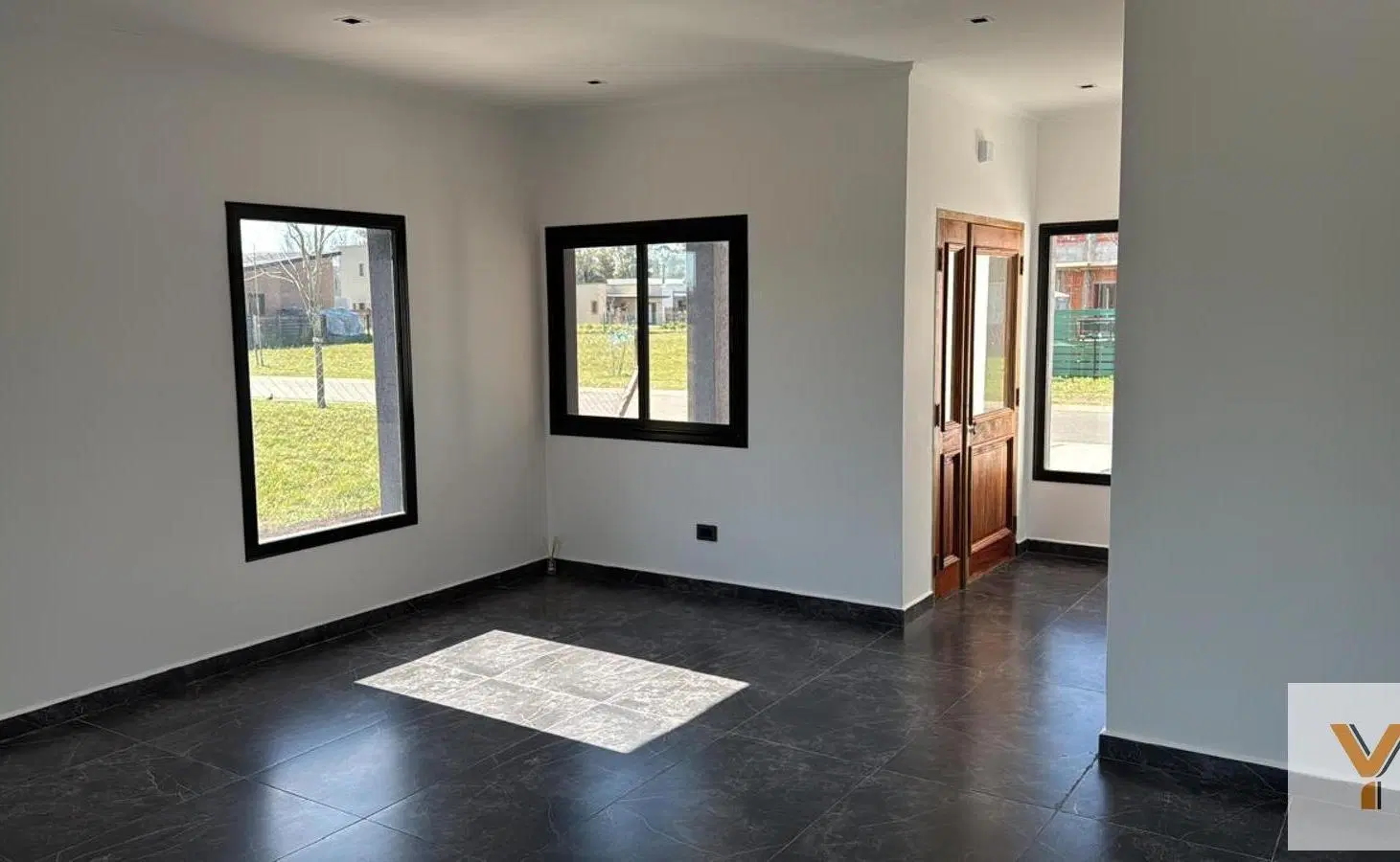 Casa en venta - 3 Dormitorios 3 Baños - Pilar 2
