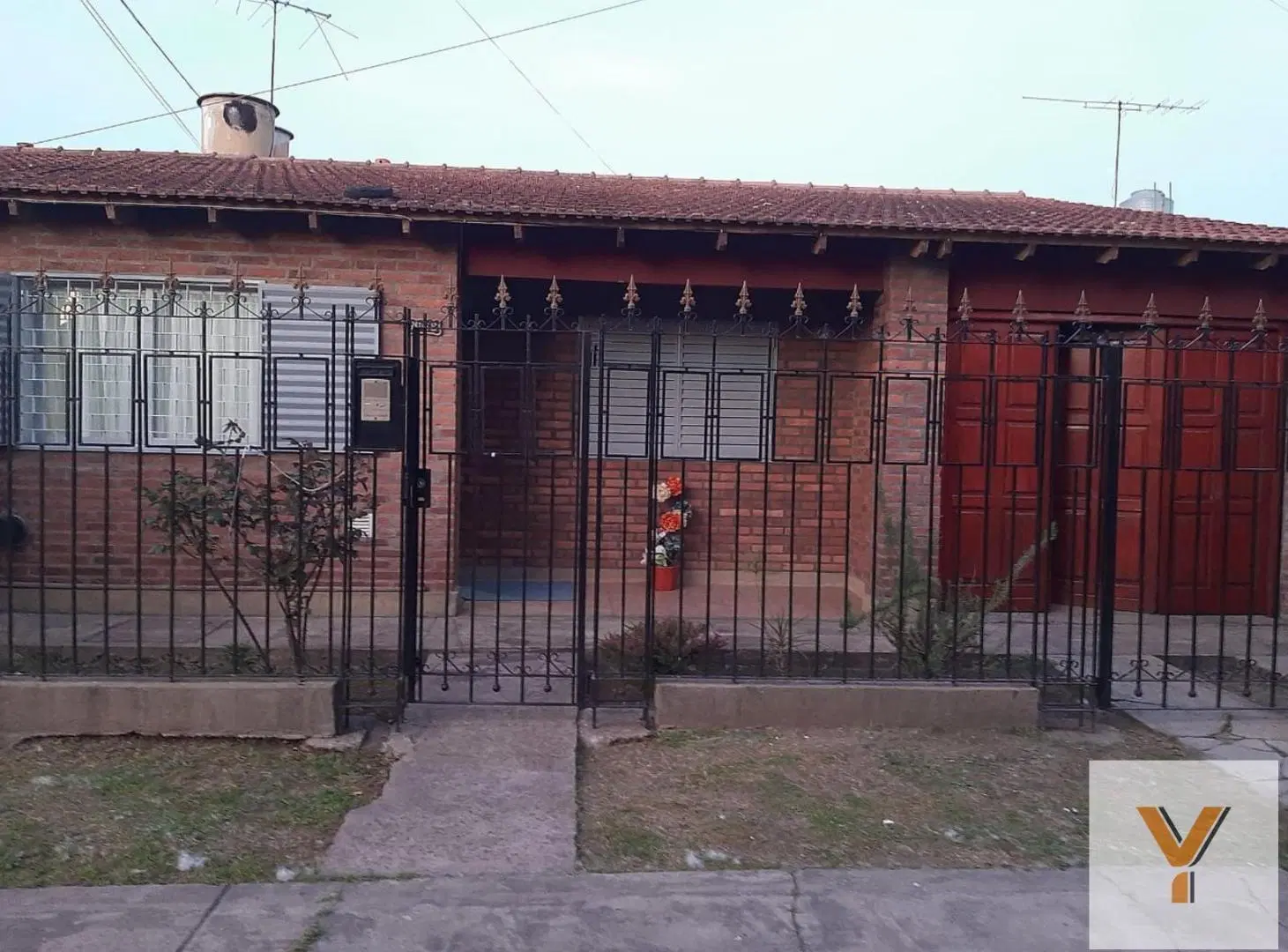 Casa en Venta - 2 Dormitorios 1 Baño - 170mts - La Plata 3