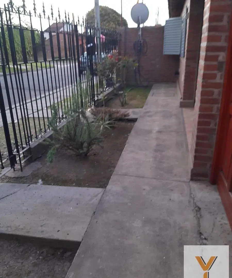 Casa en Venta - 2 Dormitorios 1 Baño - 170mts - La Plata 4
