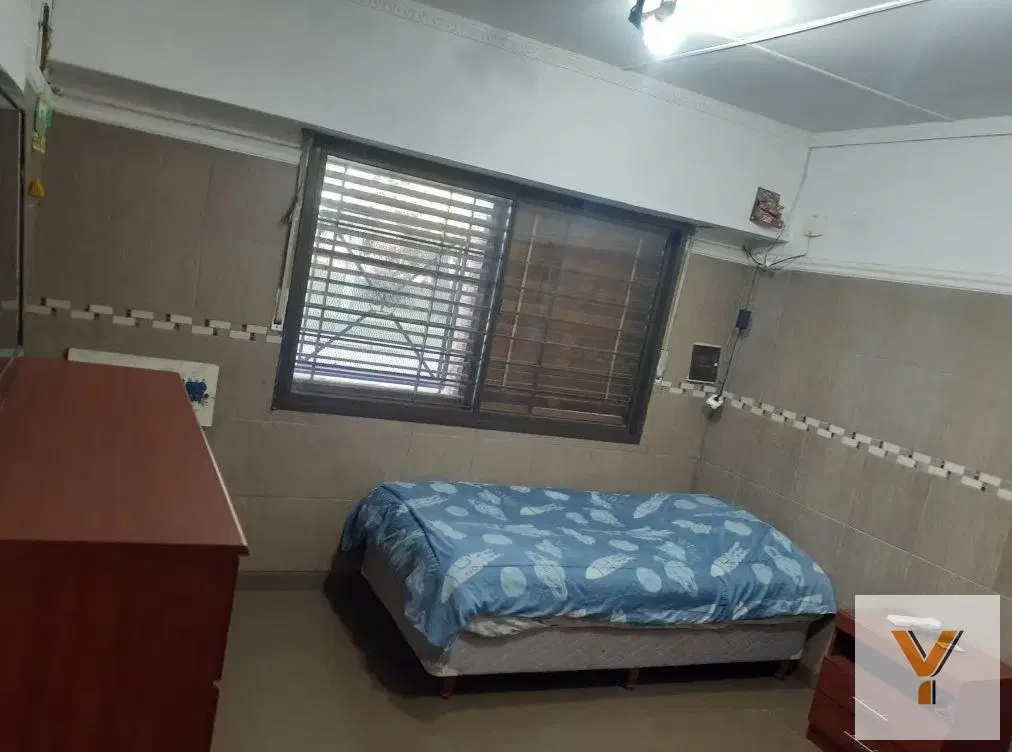 Casa venta - 4 dormitorios 2 baños - 283mts2 totales - Glew 5