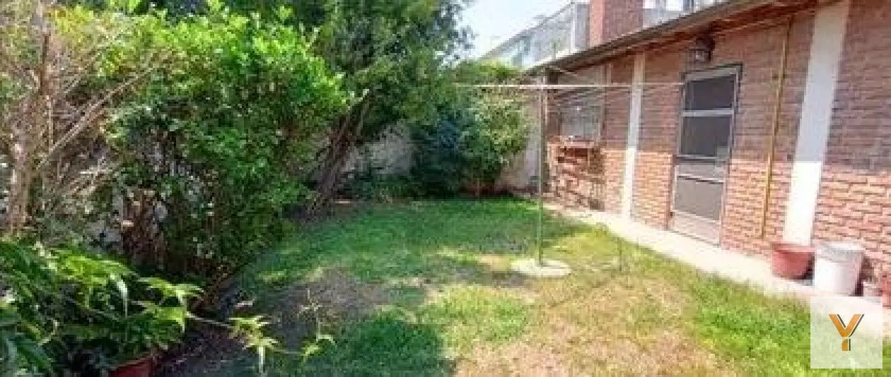 Casa en venta - 2 Dormitorios 2 Baños - Cochera - 237Mts2 - Quilmes 4