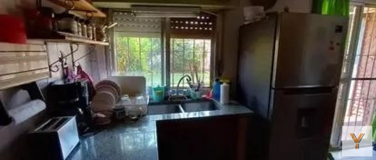 Casa en venta - 2 Dormitorios 2 Baños - Cochera - 237Mts2 - Quilmes 2