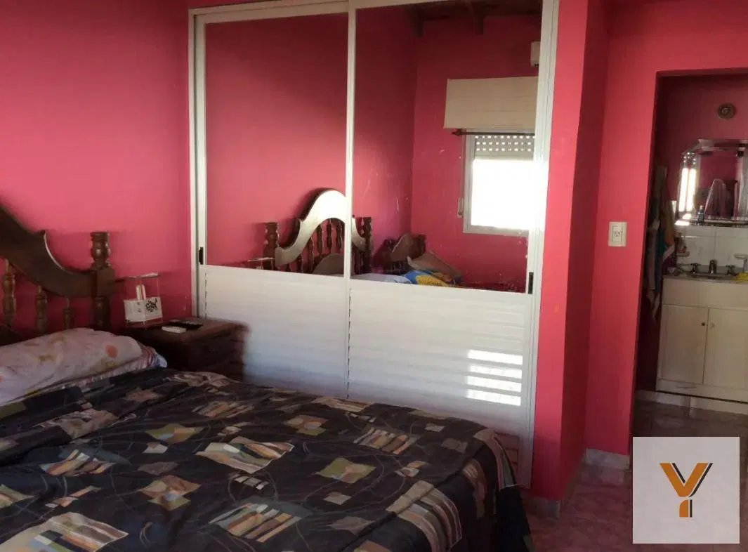 Casa en venta - 3 dormitorios 2 baños - Cochera - 400mts2 - Mar Del Tuyú 2