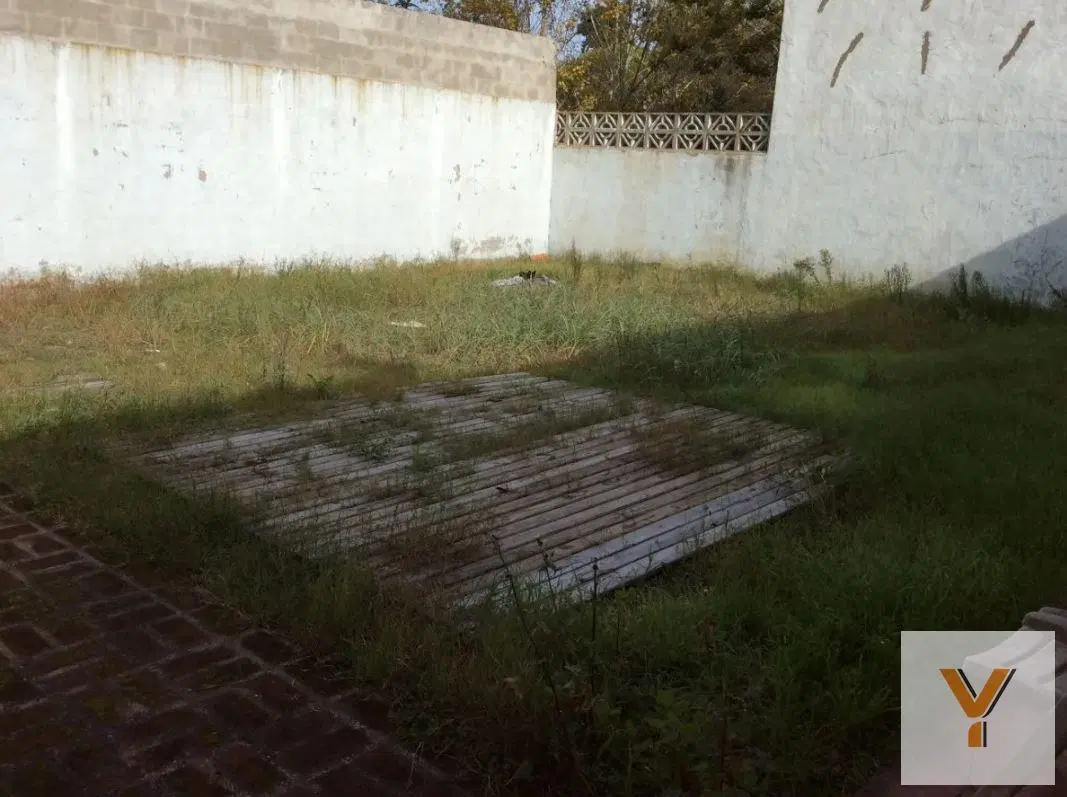 Casa en venta - 3 dormitorios 2 baños - Cochera - 400mts2 - Mar Del Tuyú 3