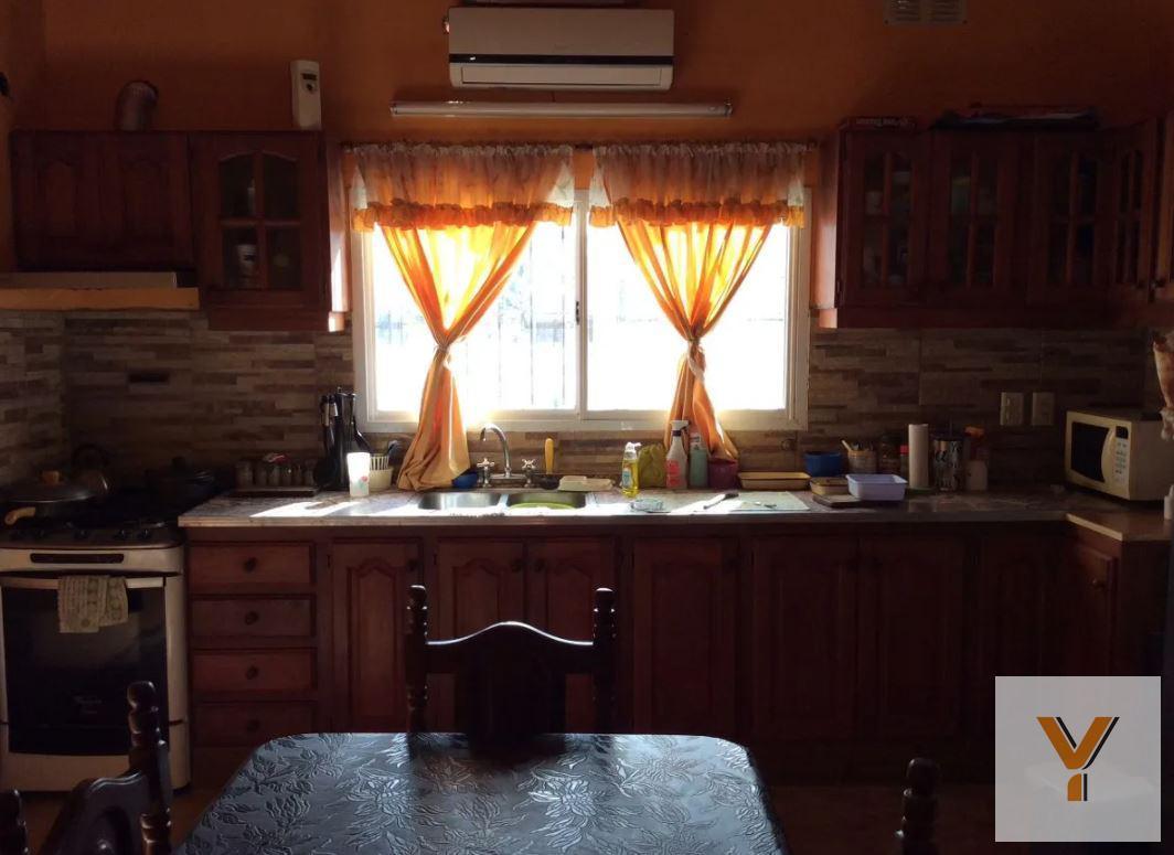 Casa en venta - 3 dormitorios 2 baños - Cochera - 400mts2 - Mar Del Tuyú