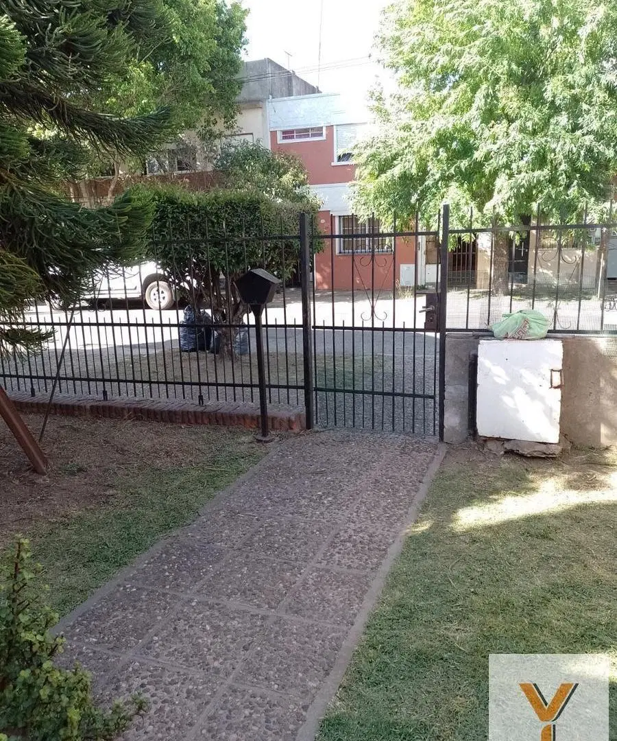 Casa en Moron Sur 4