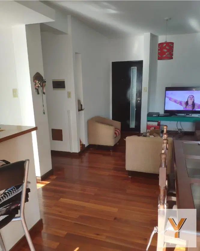 Departamento en venta - 2 dormitorios 1 baño - Cochera -70mts2 - La Plata 2