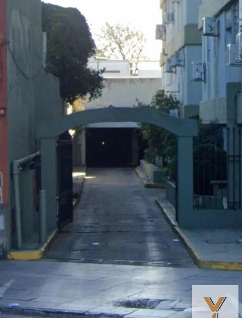 Cochera en venta - 12,5Mts2 - Floresta 2
