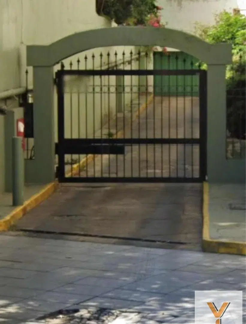 Cochera en venta - 12,5Mts2 - Floresta 4