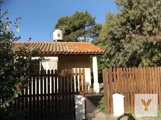 Casa en venta - 3 dormitorios 1 baño - 420 mts2 - Camet 3