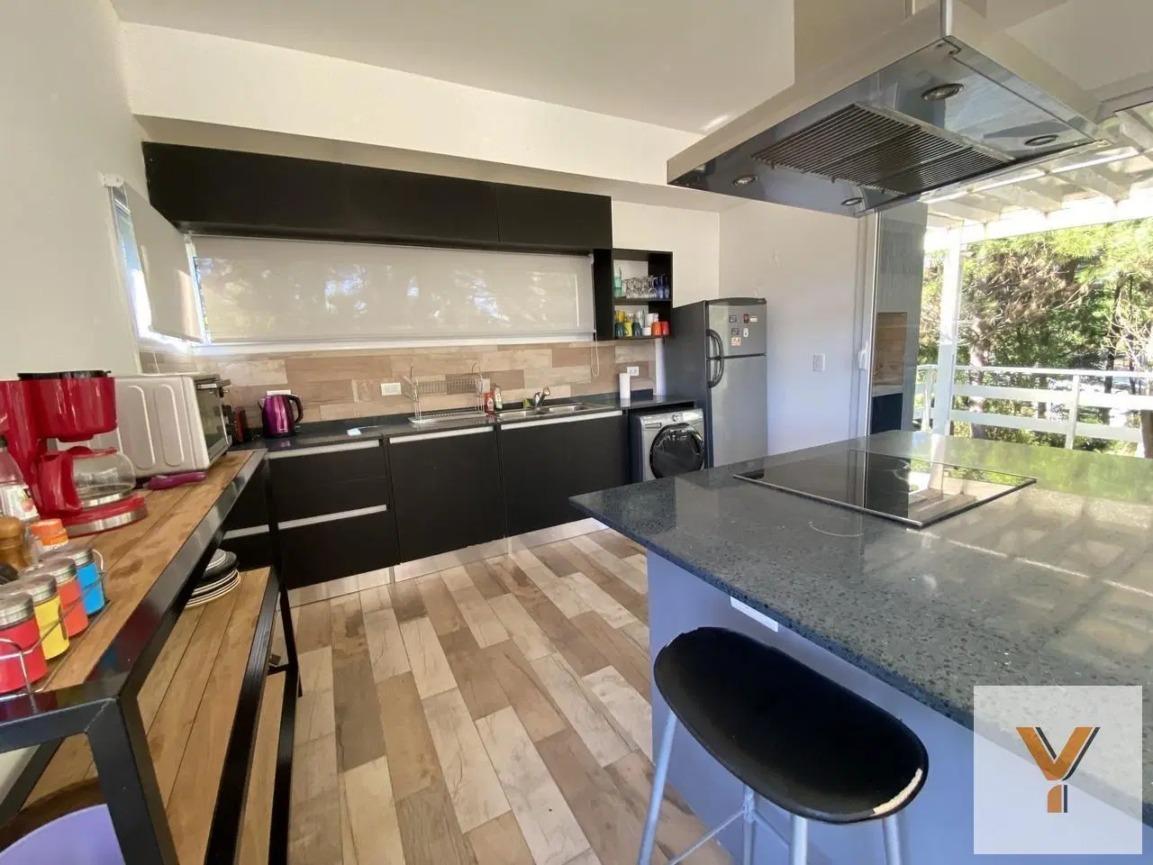 Casa en Venta - 3 Dormitorios 3 Baños - 1000mts - Costa Esmeralda 4