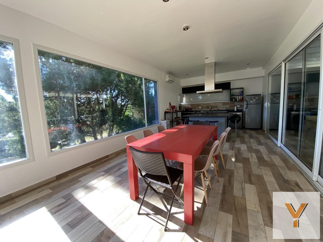 Casa en Venta - 3 Dormitorios 3 Baños - 1000mts - Costa Esmeralda