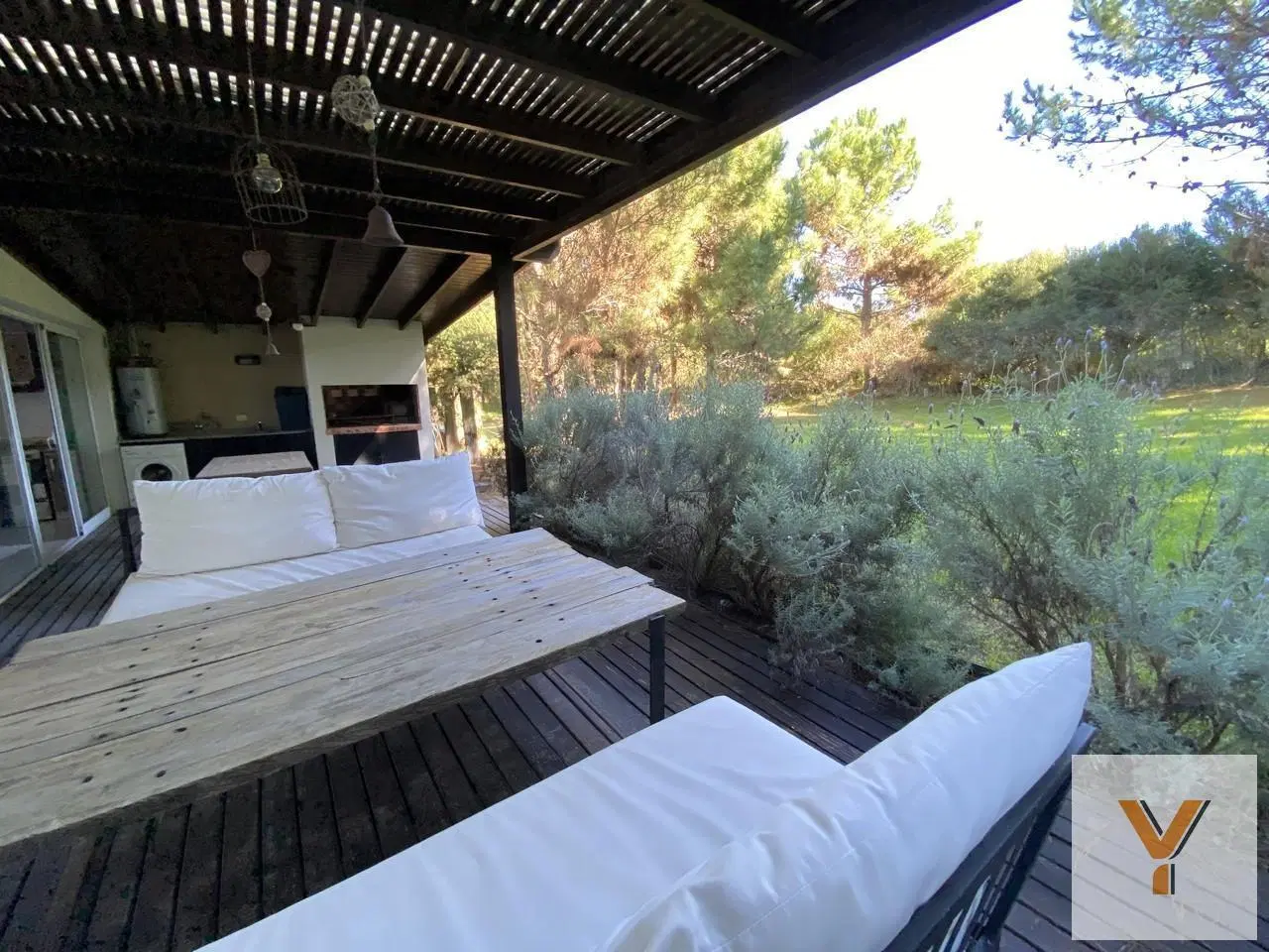 Casa en Venta - 3 Dormitorios 2 Baños - 1000mts - Costa Esmeralda 4