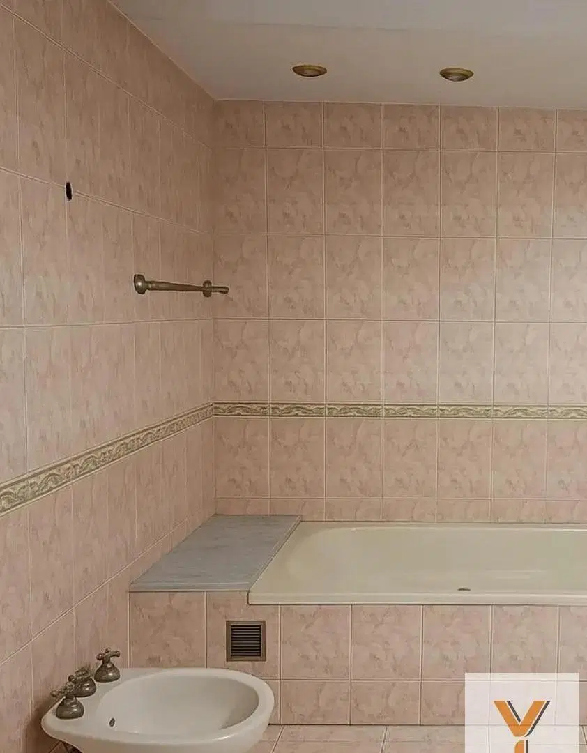 Casa en alquiler - 3 Dormitorios 2 Baños - Lomas de Zamora 1