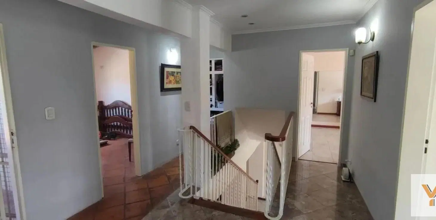 Casa en venta - 4 Dormitorios 2 Baños - Garín 4