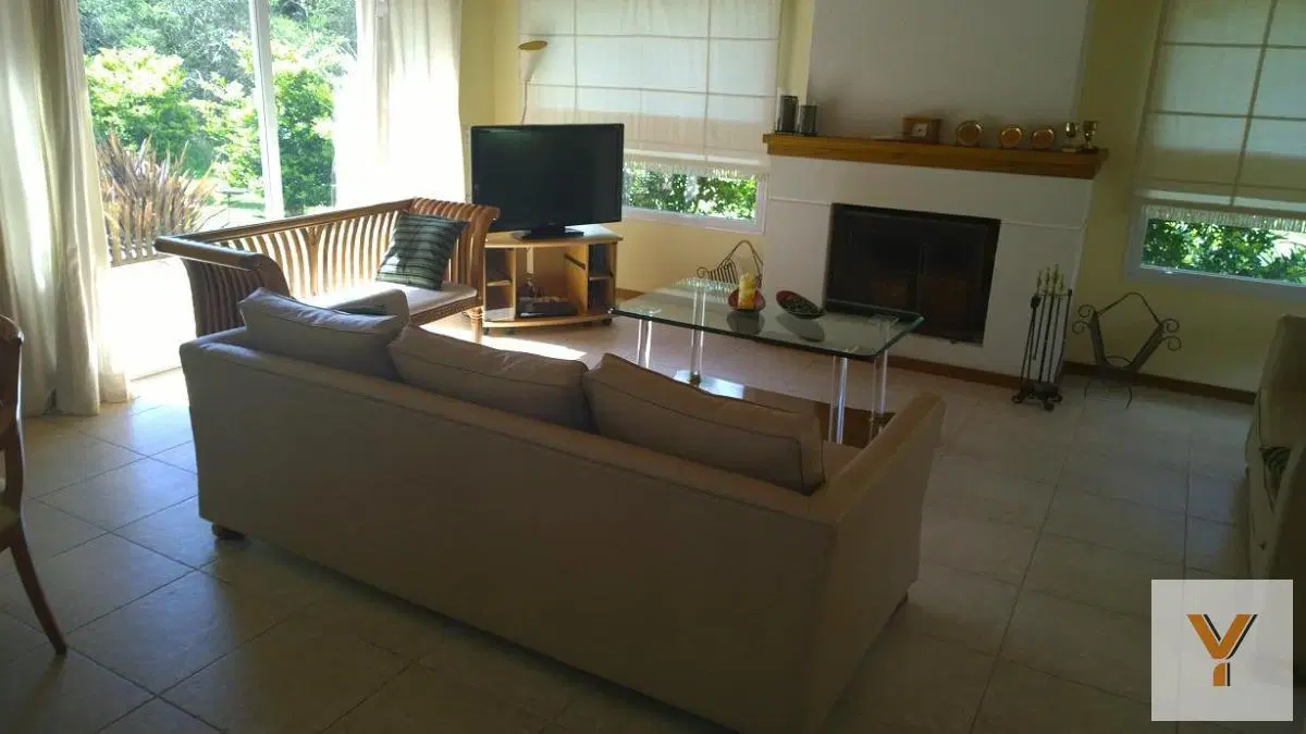 Casa en venta - 3 Dormitorios 4 Baños - Cocheras - 900Mts2 - Exaltación de la Cruz 3
