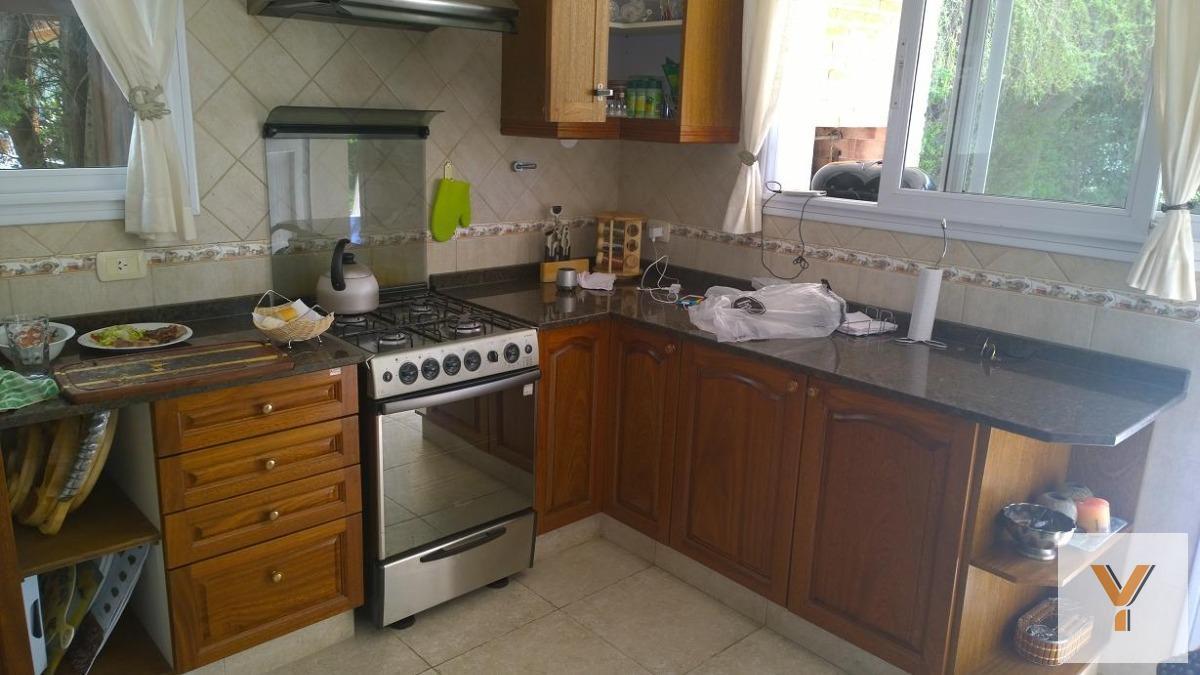 Foto de Casa en venta - 3 Dormitorios 4 Baños - Cocheras - 900Mts2 - Exaltación de la Cruz, imagen 2