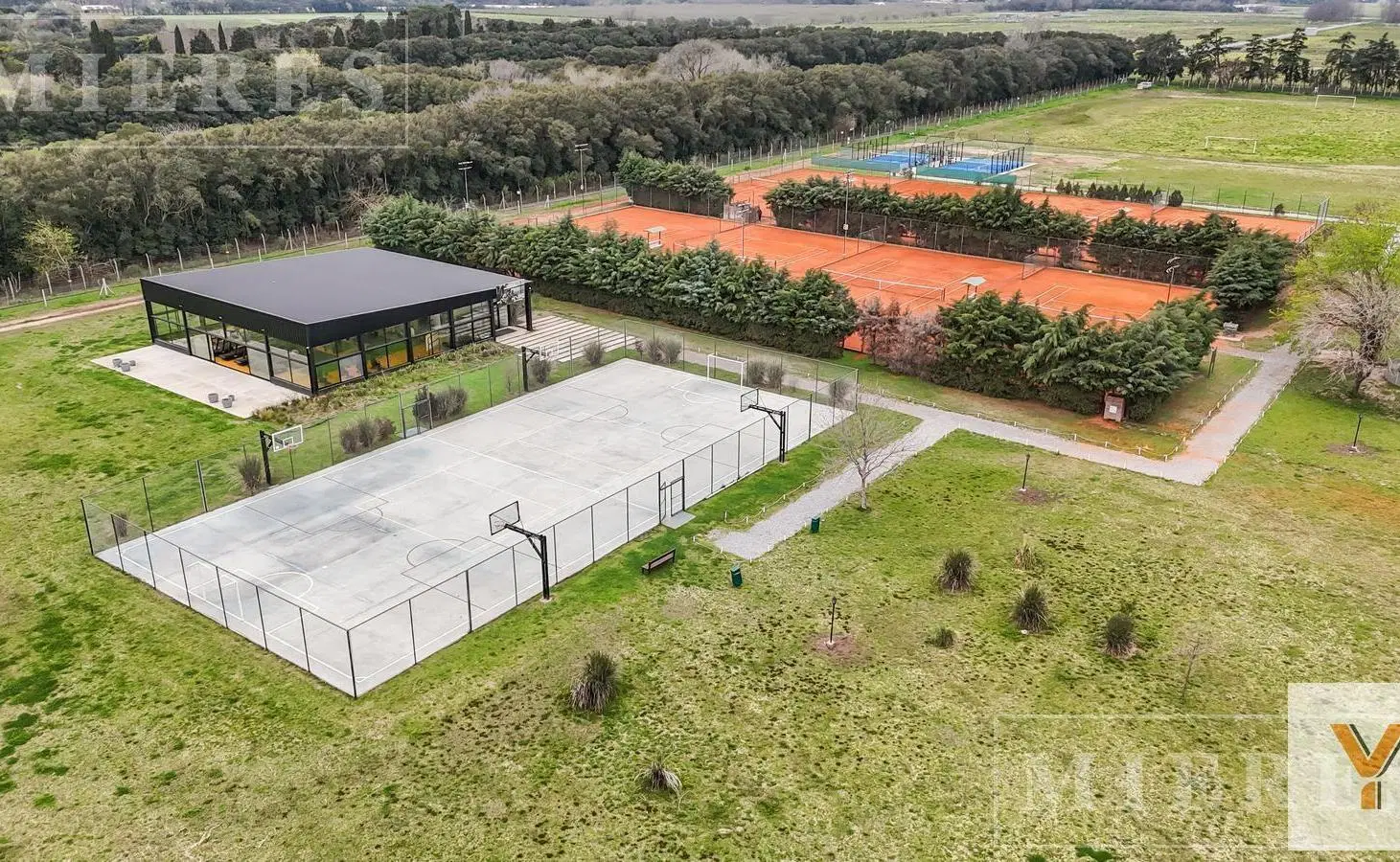 Terreno en Venta - - 1052mts - Country Club Privado Loma Verde 5