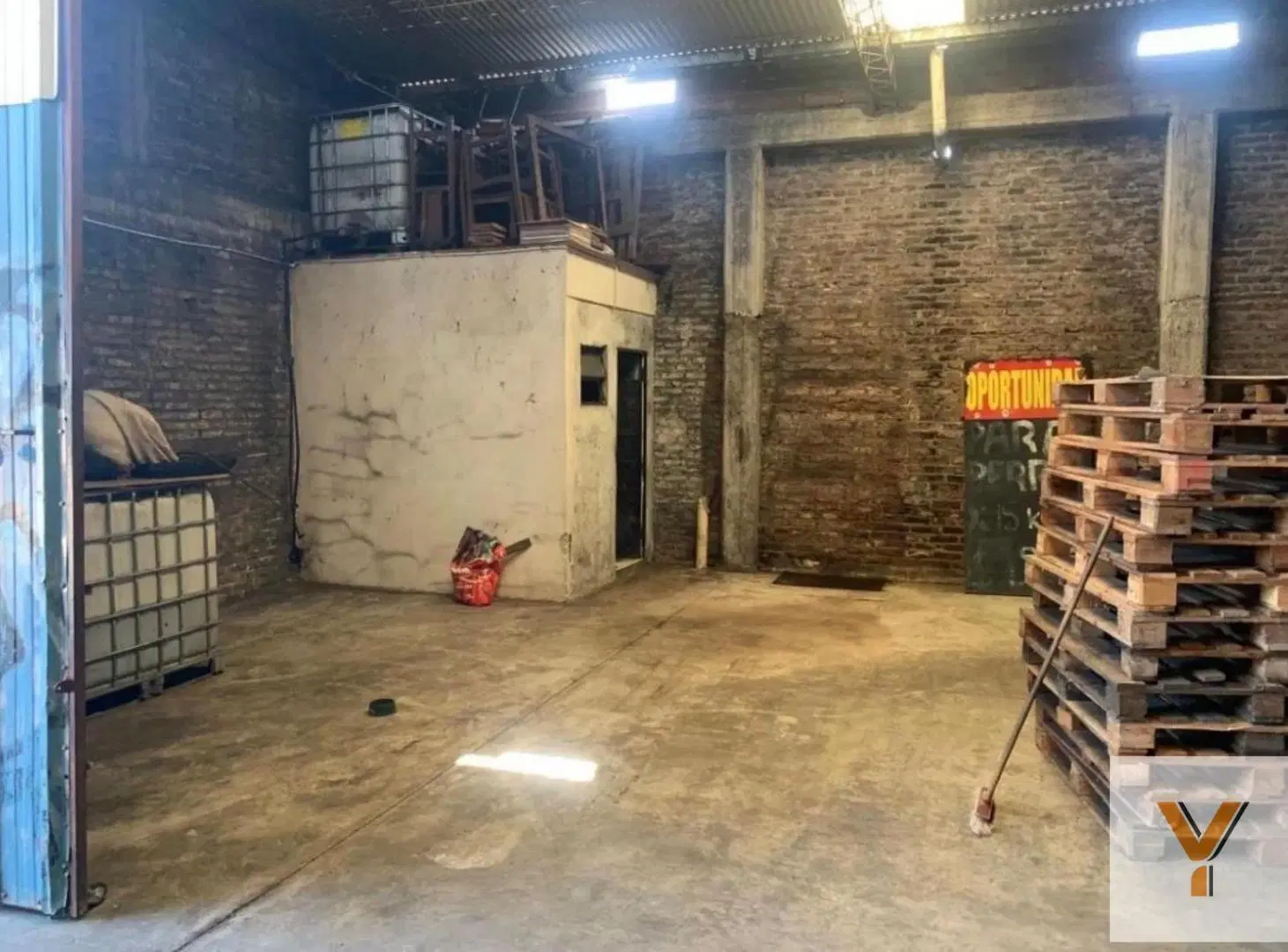 Depósito en Alquiler - 1 Baño - 325mts - Almirante Brown 3