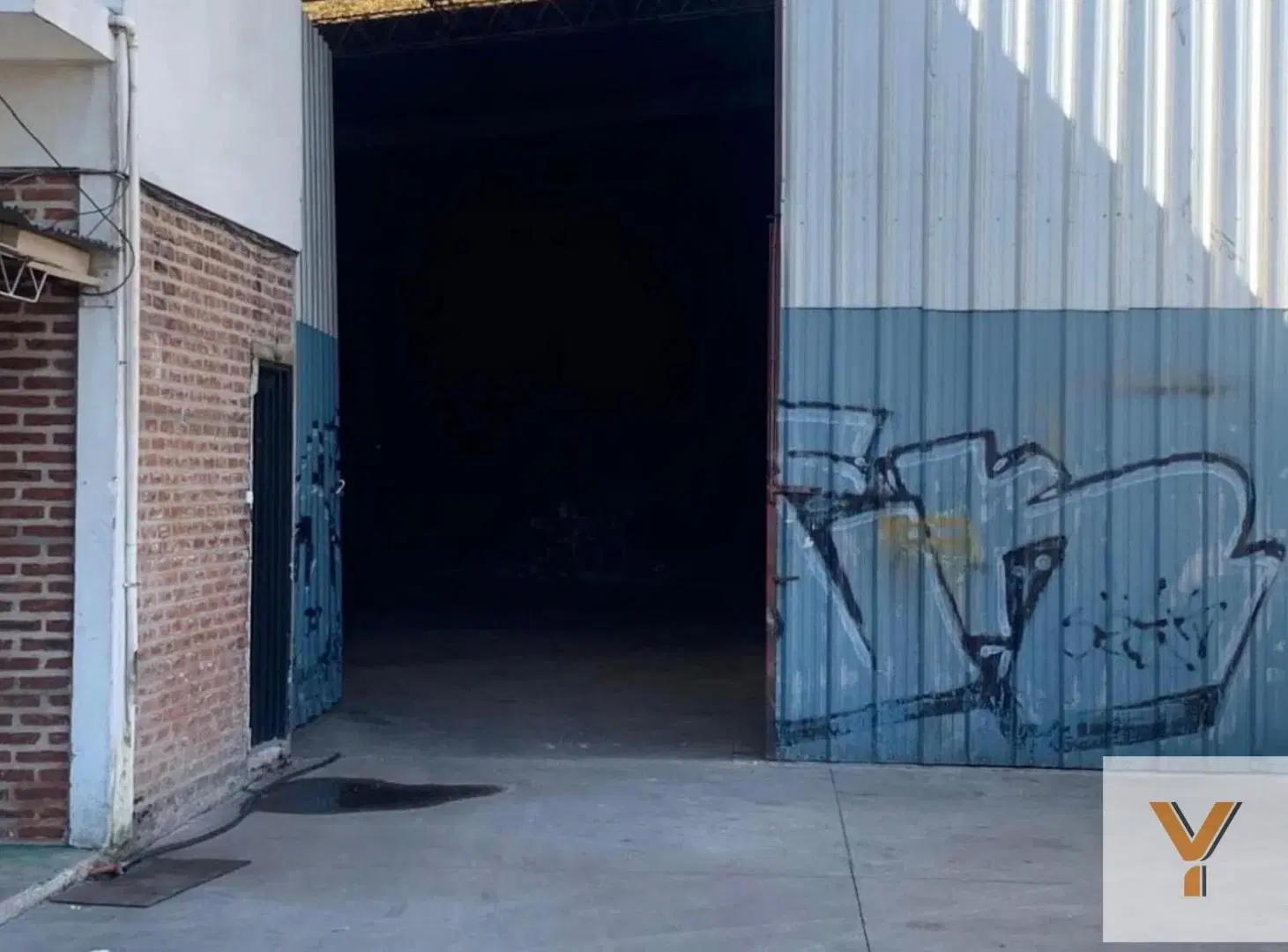Depósito en Alquiler - 1 Baño - 325mts - Almirante Brown 1