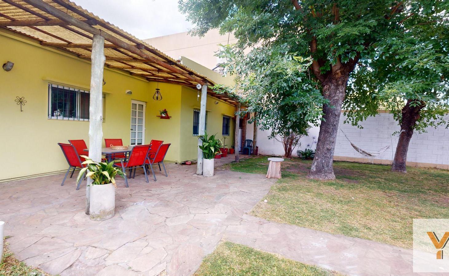 Foto de Casa en Venta - 3 Dormitorios 2 Baños - 480mts - La Plata, imagen 1