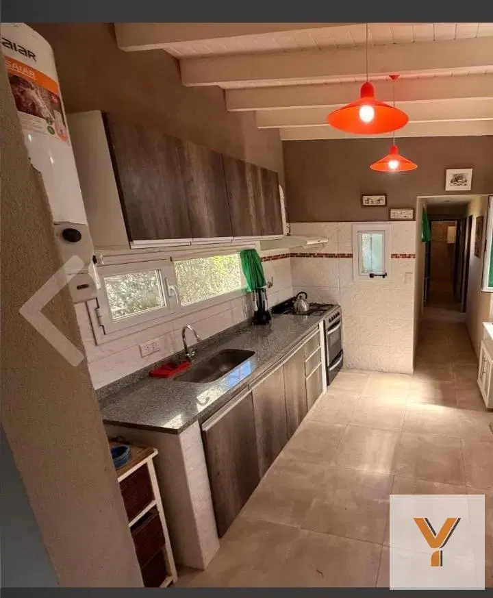 Casa en Venta - 3 Dormitorios 1 Baño - 312mts - Mar Azul 4
