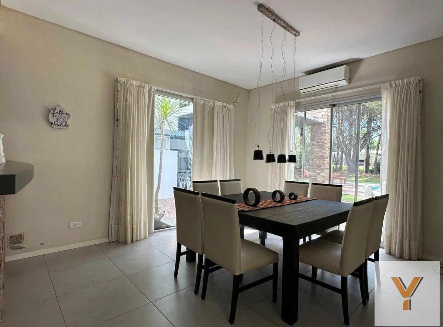 Casa en venta - 4 Dormitorios 4 Baños - 1.461Mts2 - Pinamar 3