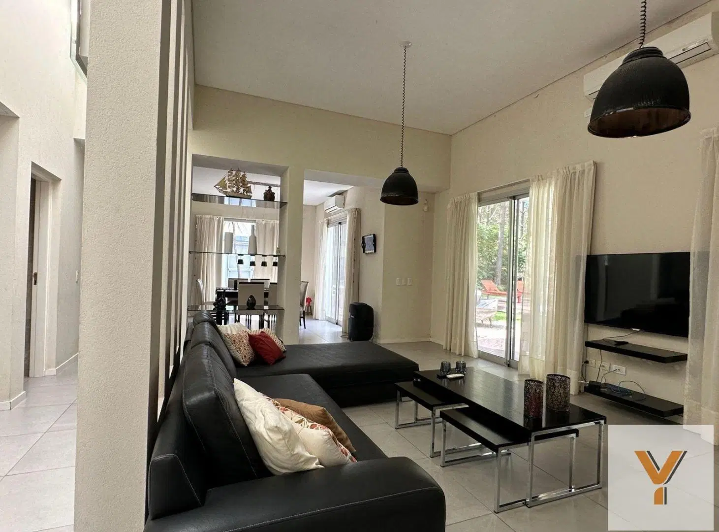 Casa en venta - 4 Dormitorios 4 Baños - 1.461Mts2 - Pinamar 2