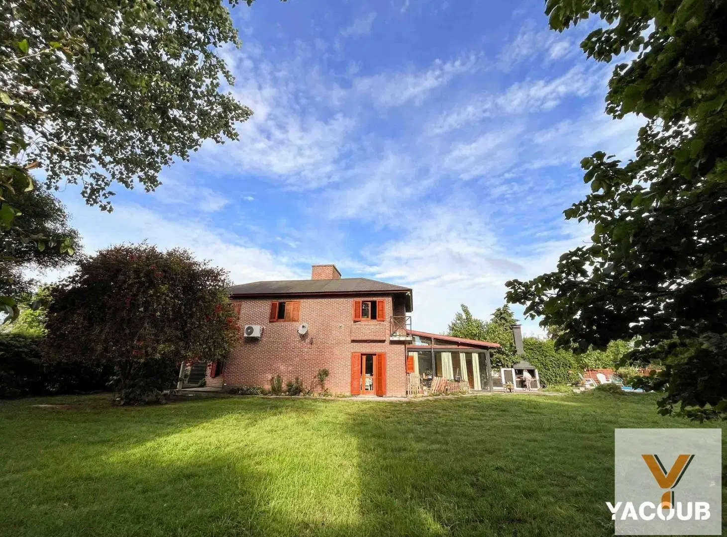 Casa en venta - 2 Dormitorios 3 Baños - Cochera - 880Mts2 - Manuel B. Gonnet 2
