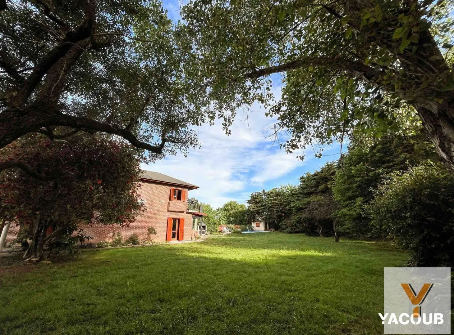 Casa en venta - 2 Dormitorios 3 Baños - Cochera - 880Mts2 - Manuel B. Gonnet 4