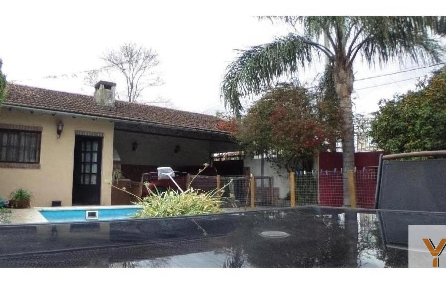 Casa en venta - 4 Dormitorios 3 Baños 1 Cochera - 300Mts2 - Ituzaingó