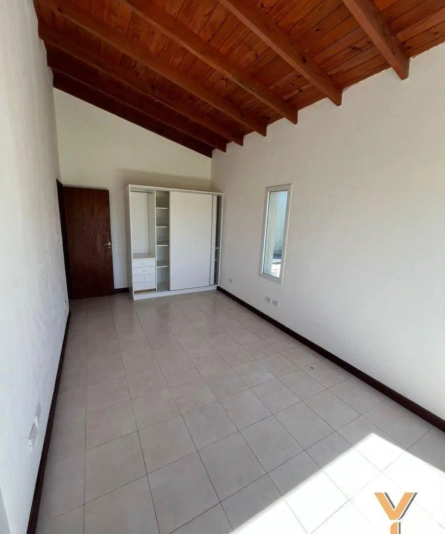 Casa en venta - 2 Dormitorios 2 Baños - 186mts2 - General Madariaga 1