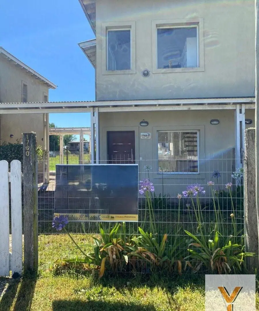 Casa en venta - 2 Dormitorios 2 Baños - 186mts2 - General Madariaga 2