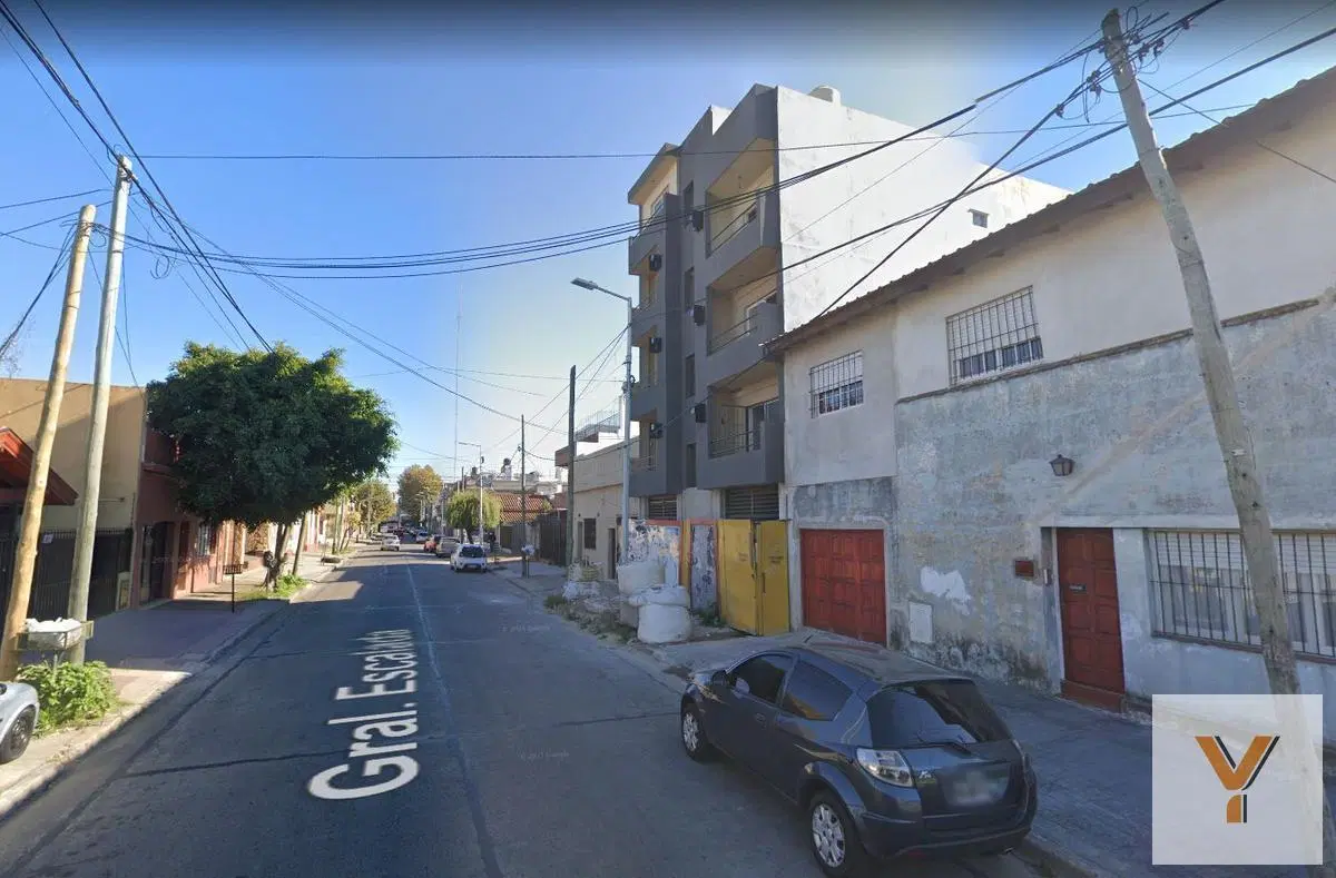 Cochera - 16mts2 totales - descubierta - Sarandi 3