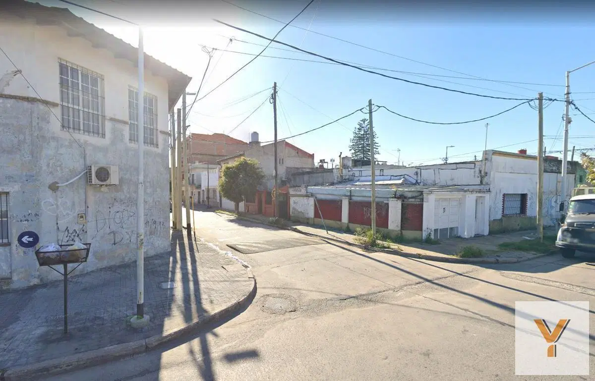 Cochera - 16mts2 totales - descubierta - Sarandi 5