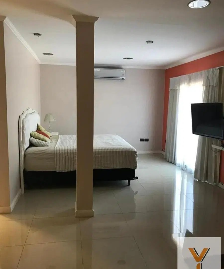 Casa en venta - 4 Dormitorios 4 Baños - Ezeiza 5
